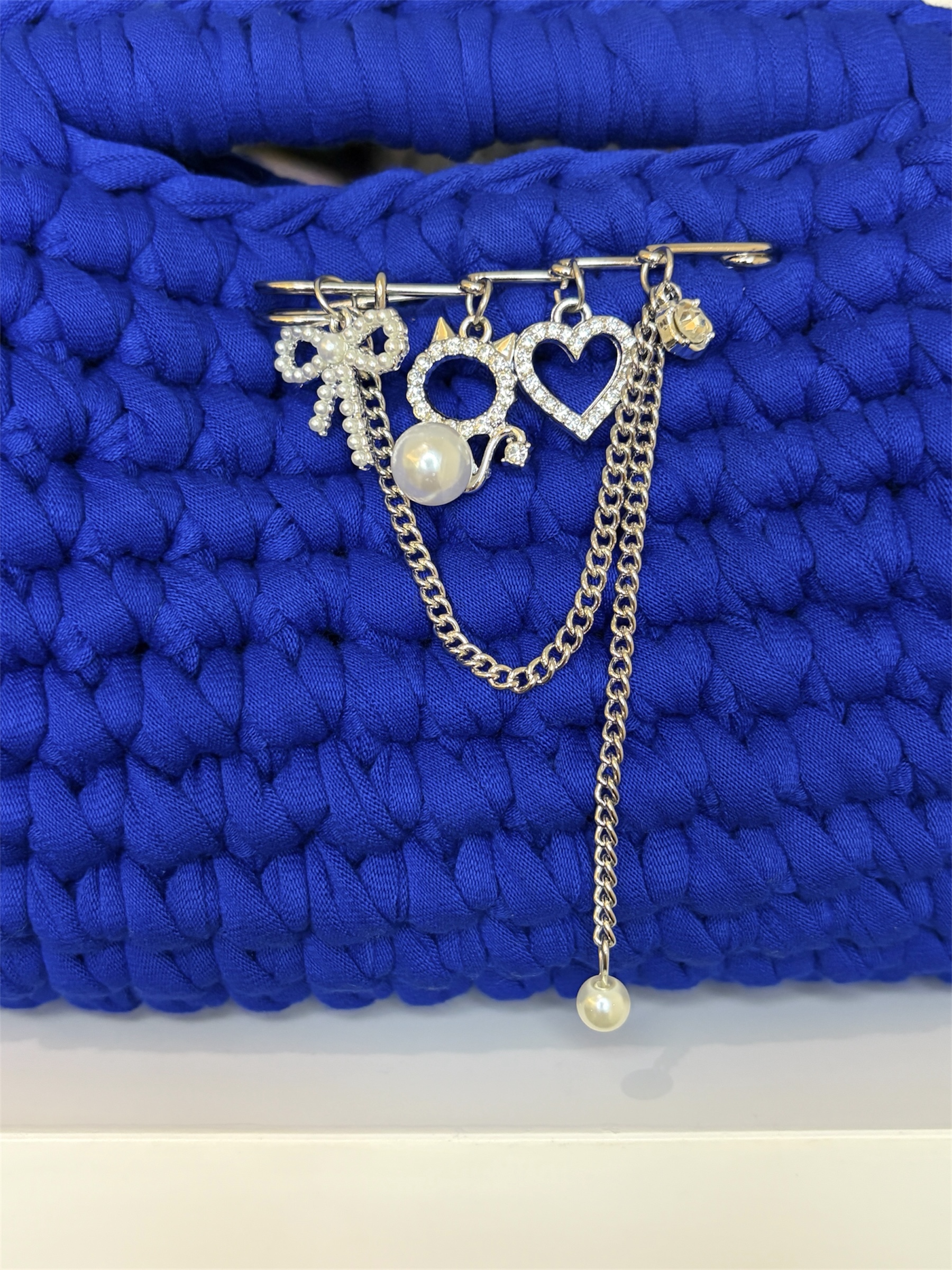 Livvy clutch (blue) — view 3